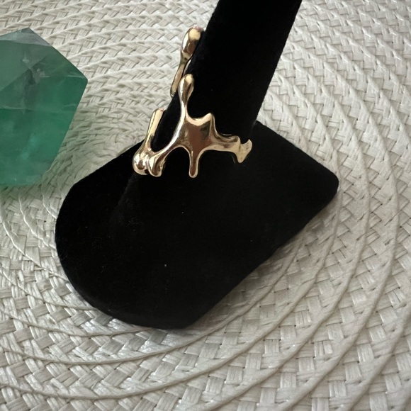 Abstract Artisan Handmade Modernistic Gold Women's Ring - Picture 7 of 8